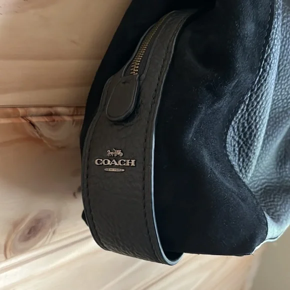 DESIGNER: Coach mixed leather Edie bag - Picture 1 of 17